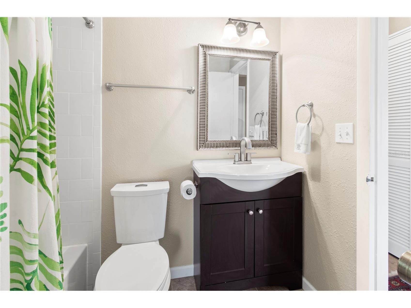 7926 Cypress Lake Drive Sarasota FL 34243 A4684756 image29