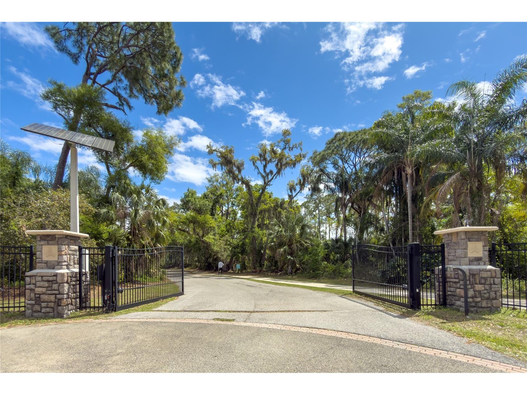 7926 Cypress Lake Drive Sarasota FL 34243 A4684756 image41