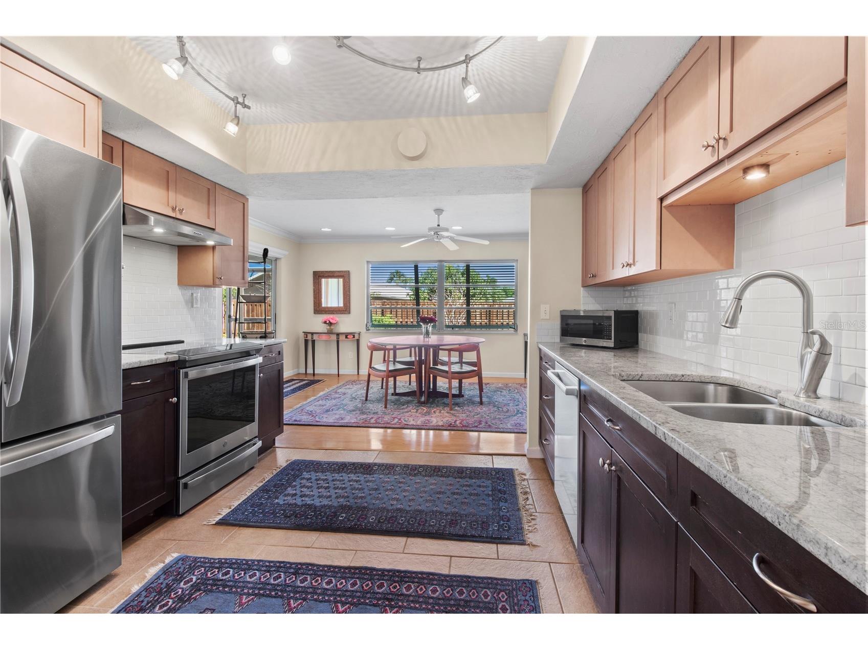 7926 Cypress Lake Drive Sarasota FL 34243 A4684756 image9