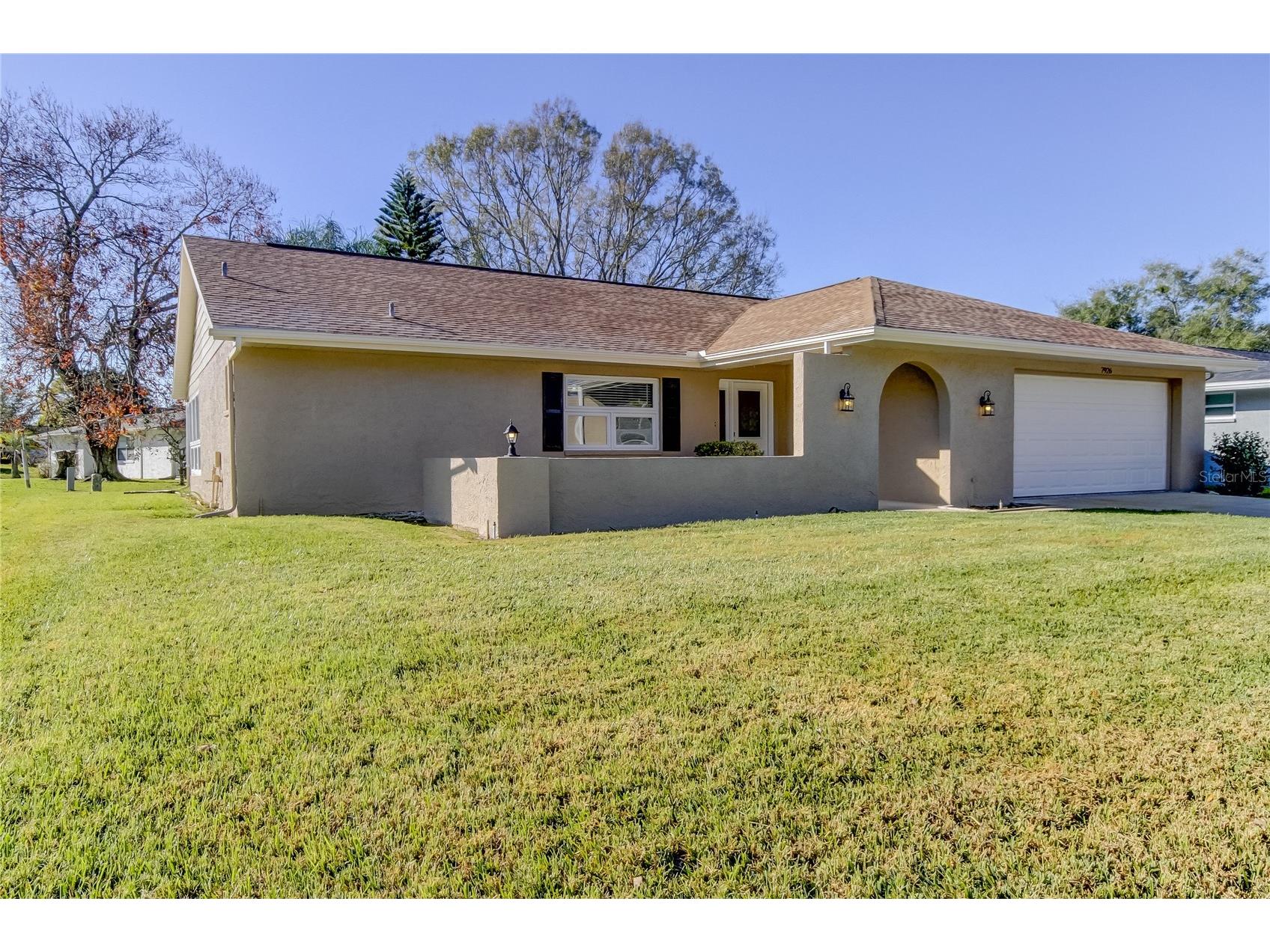 7926 Foxwood Drive New Port Richey FL 34653 W7887532 image1