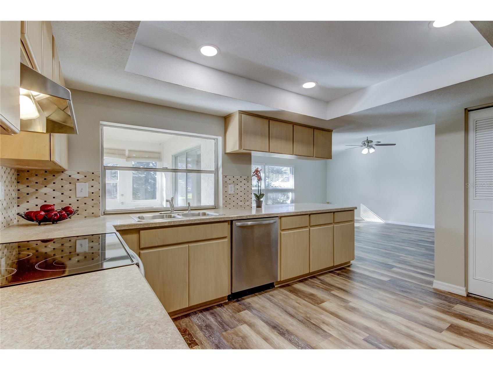 7926 Foxwood Drive New Port Richey FL 34653 W7887532 image4