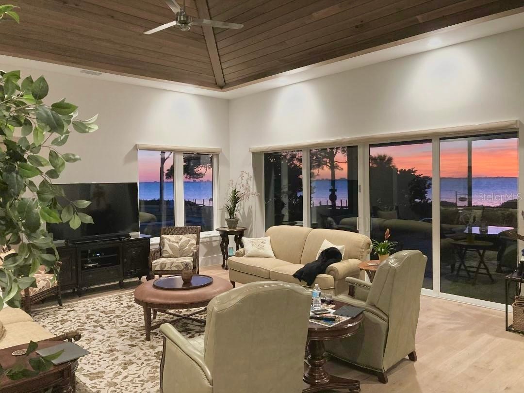 7927 Longbay Boulevard Sarasota FL 34243 A4672404 image16