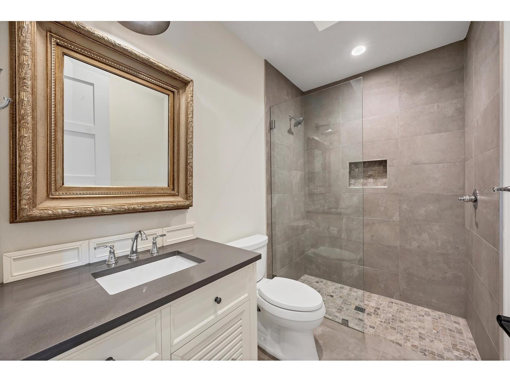 7927 Longbay Boulevard Sarasota FL 34243 - SARASOTA BAY A4693426 image32