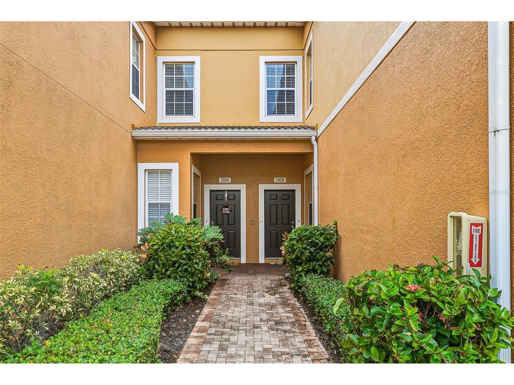 7928 Limestone Lane #19-105 Sarasota FL 34233 A4676761 image1
