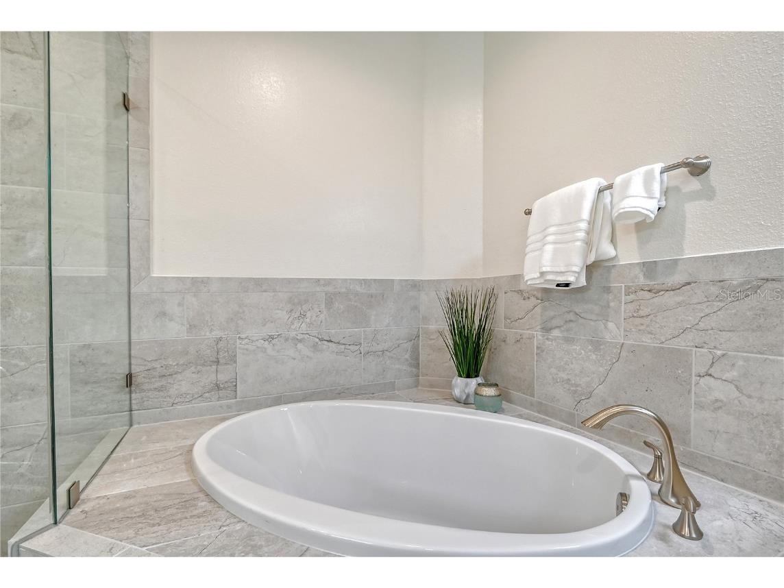 7930 34th Avenue W #102 Bradenton FL 34209 - PALMA SOLA BAY A4617472 image26