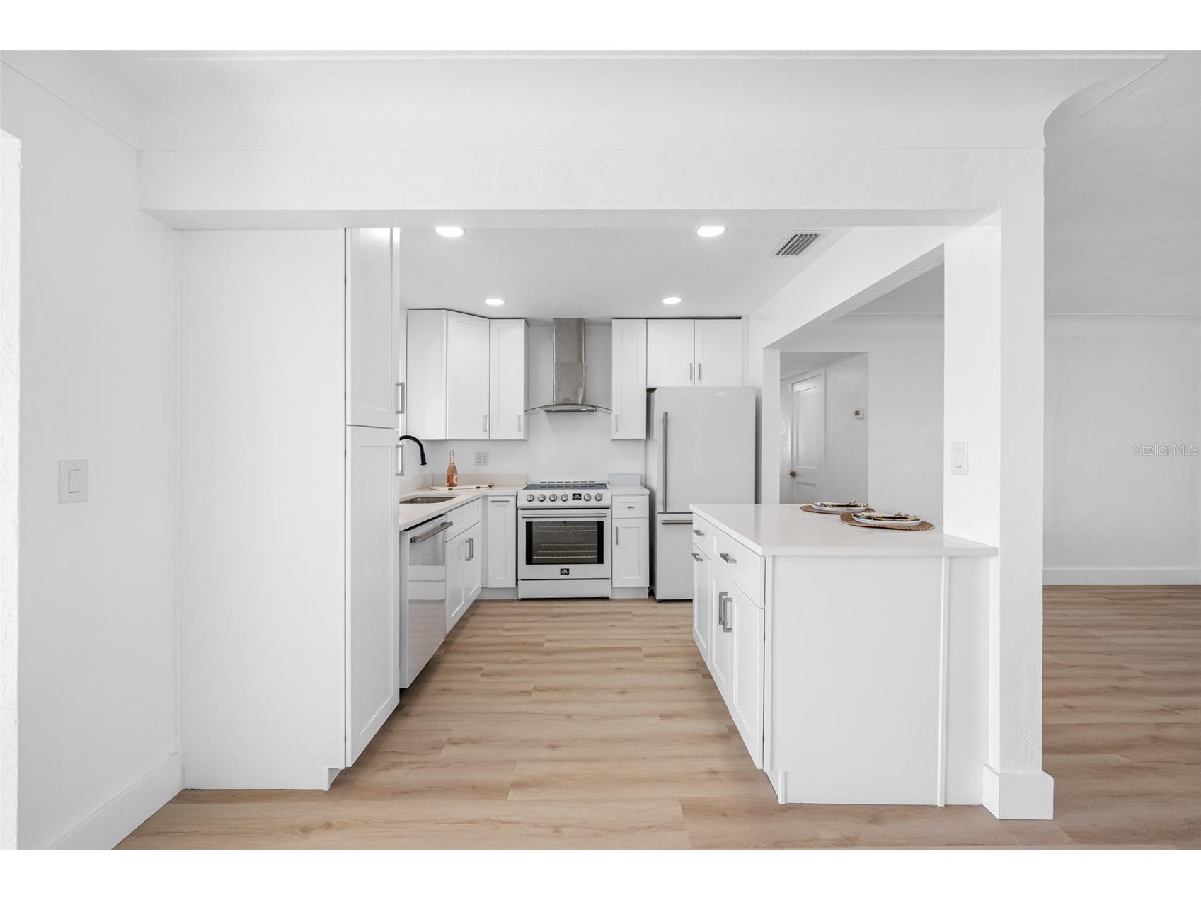 7930 Causeway Boulevard S Saint Petersburg FL 33707 - BOCA CIEGA BAY TB8462542 image12