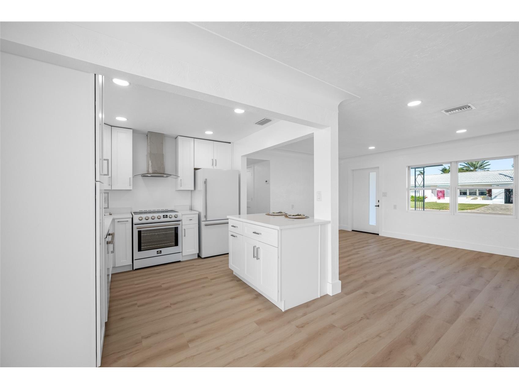 7930 Causeway Boulevard S Saint Petersburg FL 33707 - BOCA CIEGA BAY TB8462542 image14