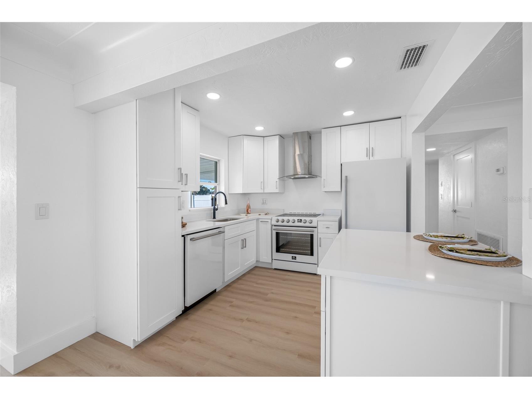 7930 Causeway Boulevard S Saint Petersburg FL 33707 - BOCA CIEGA BAY TB8462542 image17