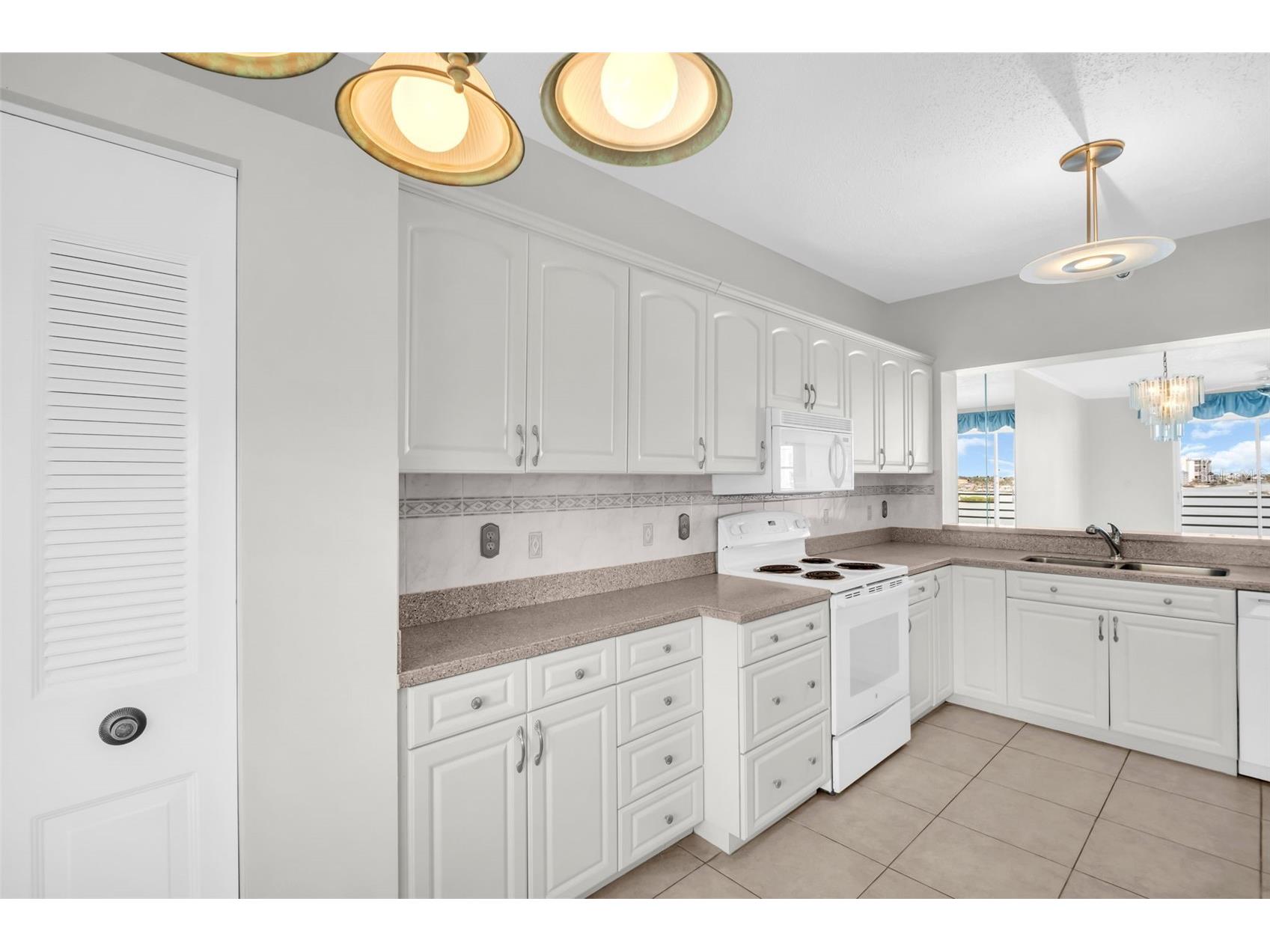 7932 Sailboat Key Boulevard S #402 South Pasadena FL 33707 TB8494590 image8