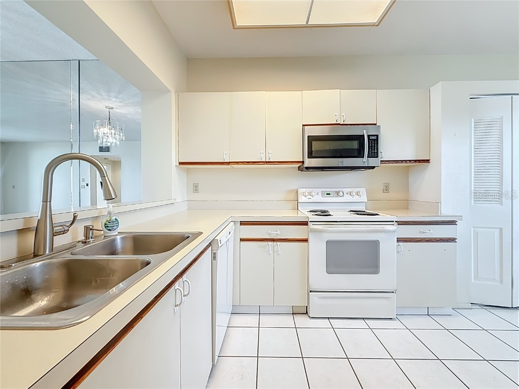 7932 Sailboat Key Boulevard S #603 South Pasadena FL 33707 TB8448324 image11