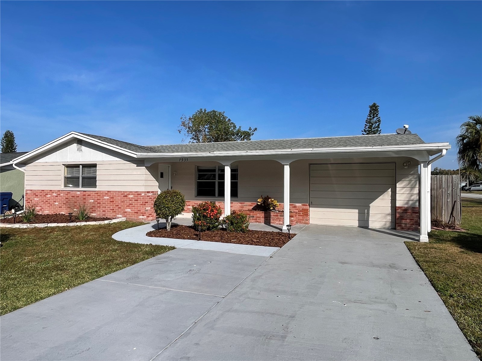 7935 Yucca Drive New Port Richey FL 34653 W7881280 image1