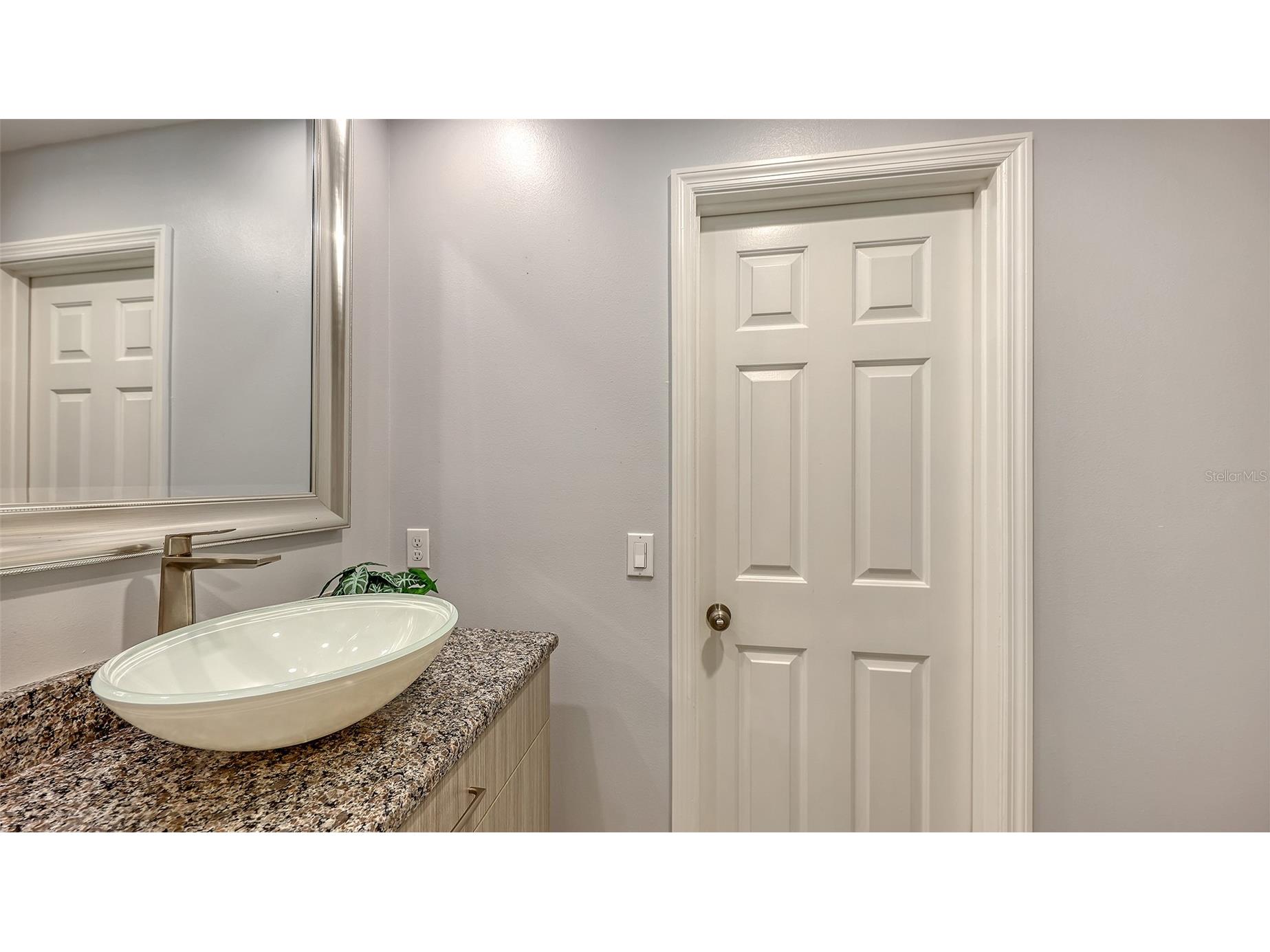 7937 Broadmoor Pines Boulevard Sarasota FL 34243 A4682202 image36