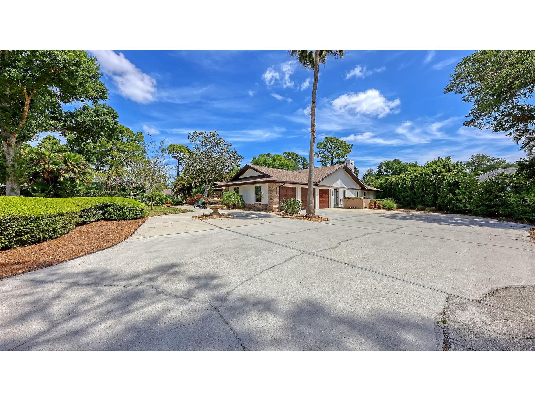 7937 Broadmoor Pines Boulevard Sarasota FL 34243 A4682202 image4