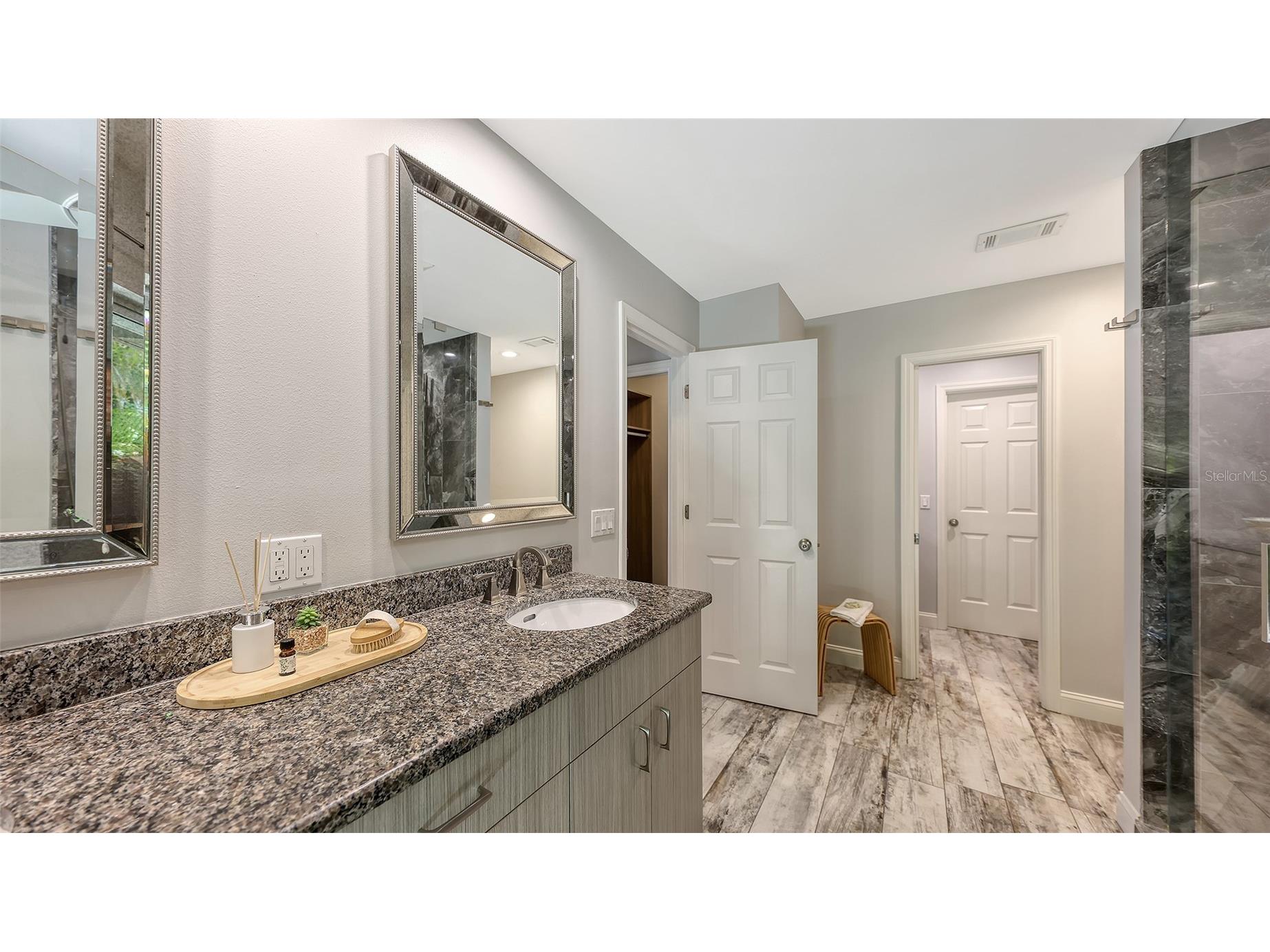 7937 Broadmoor Pines Boulevard Sarasota FL 34243 A4682202 image46