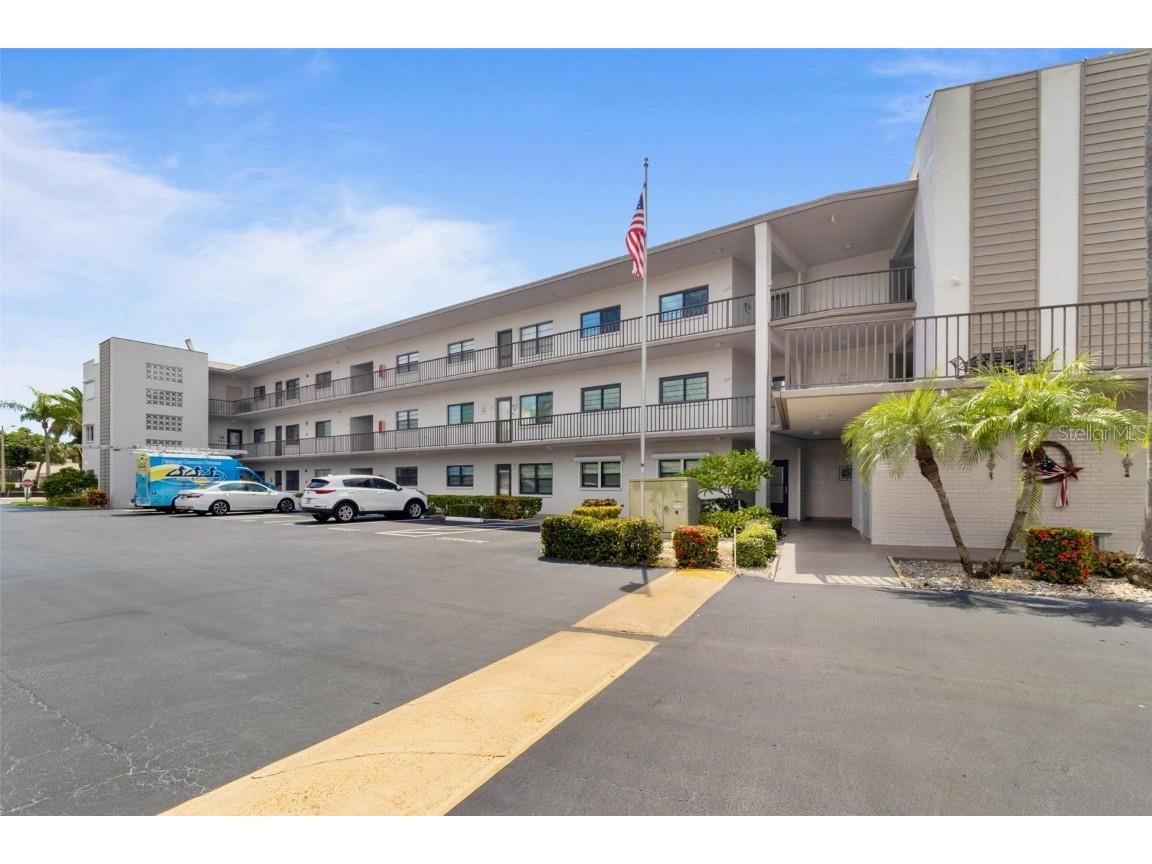 7941 58th Avenue N #104 Saint Petersburg FL 33709 U8252343 image1