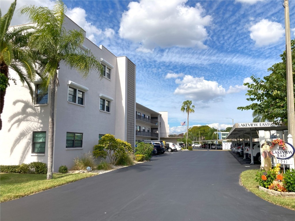 7941 58th Avenue N #107 Saint Petersburg FL 33709 U8220653 image1