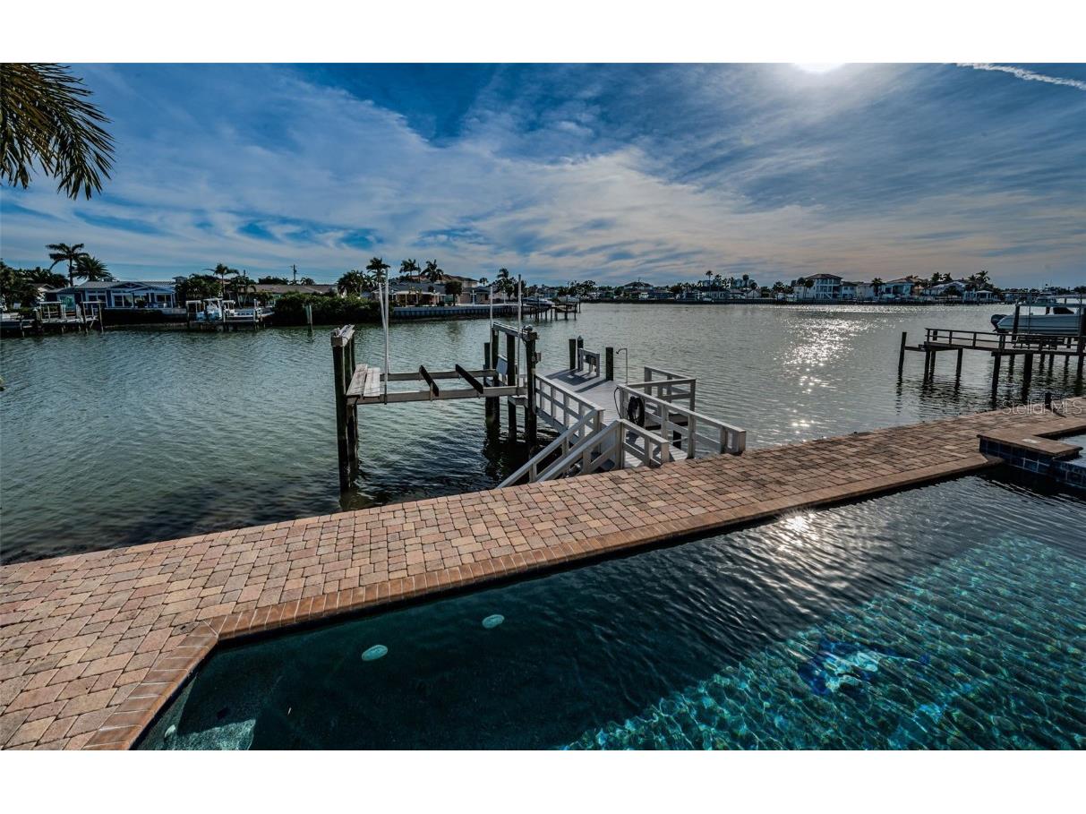 7942 3rd Avenue S Saint Petersburg FL 33707 - BOCA CIEGA BAY TB8445534 image17