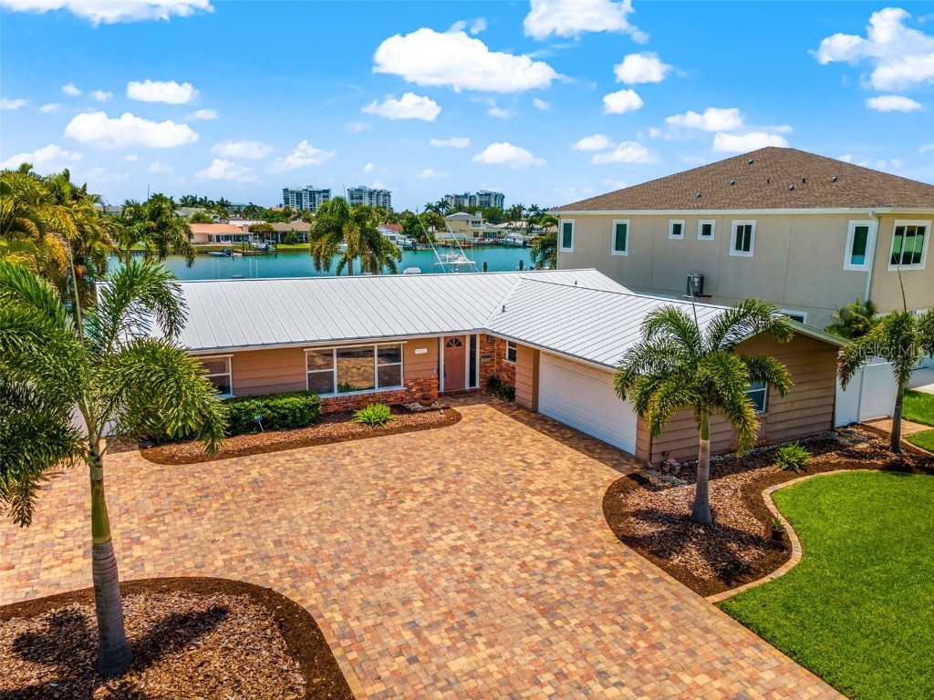 7944 10th Avenue S Saint Petersburg FL 33707 - BOCA CIEGA BAY U8166406 image1