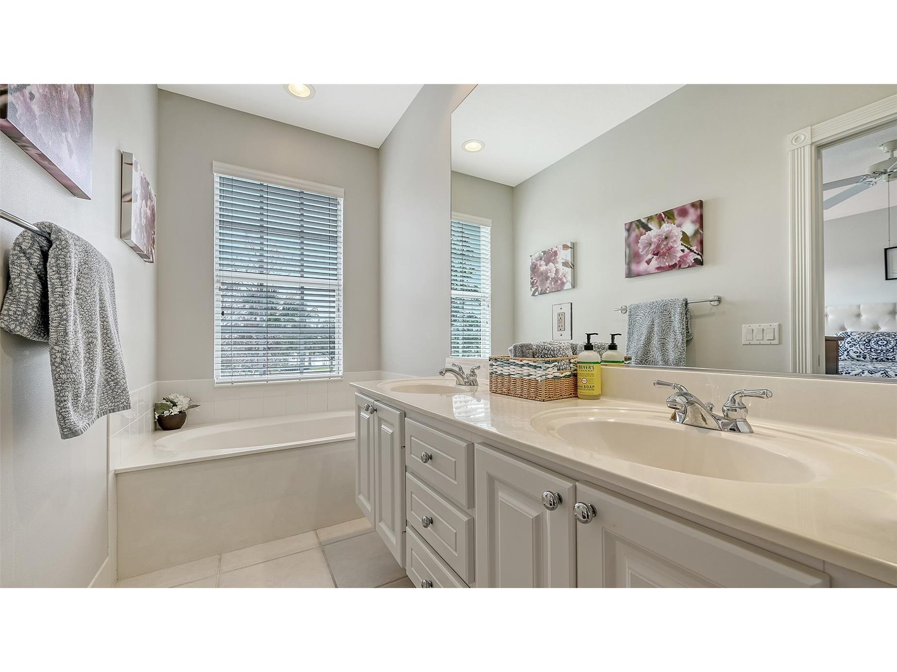 7944 Bergamo Avenue Sarasota FL 34238 A4681762 image33