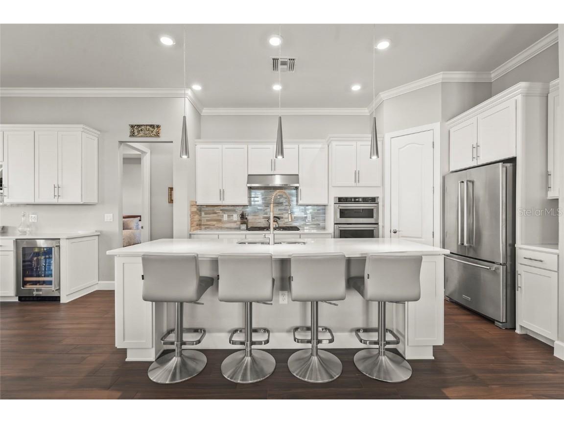 7948 Grande Shores Drive Sarasota FL 34240 A4663628 image2