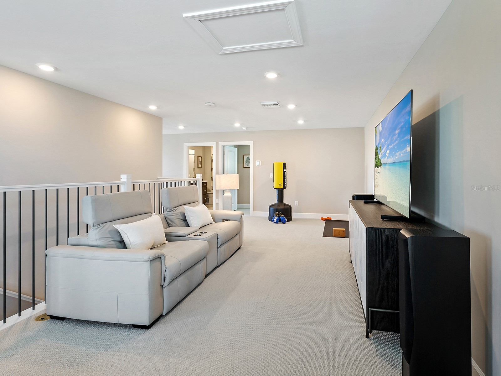 7949 Sunset Pines Drive Sarasota FL 34240 A4681097 image51