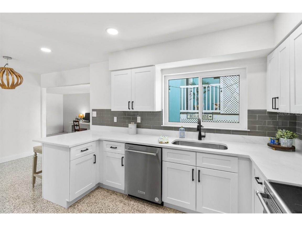 7950 Causeway Boulevard N Saint Petersburg FL 33707 TB8452016 image28