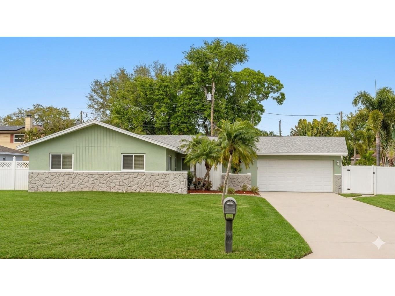 7955 Bayshore Drive Seminole FL 33776 TB8487133 image1