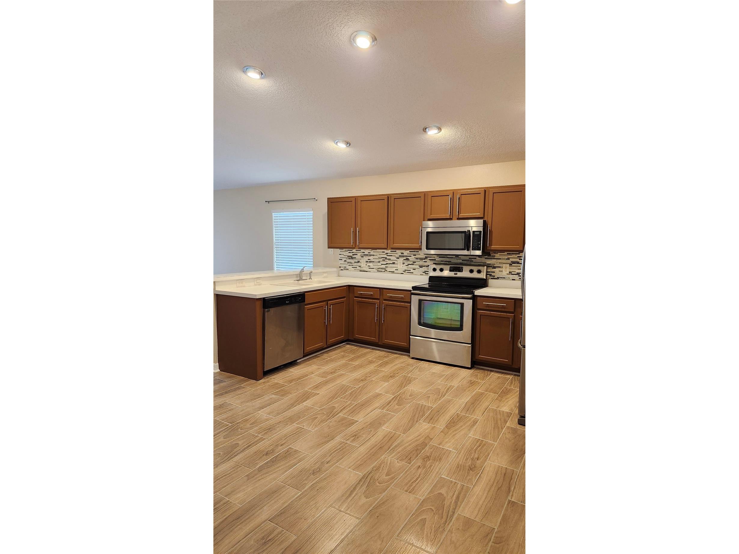 7955 Carriage Pointe Drive Gibsonton FL 33534 TB8524716 image3