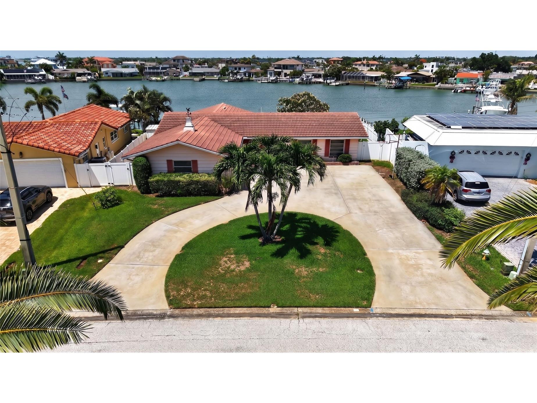 7957 10th Avenue S Saint Petersburg FL 33707 - BOCA CIEGA BAY TB8512709 image1
