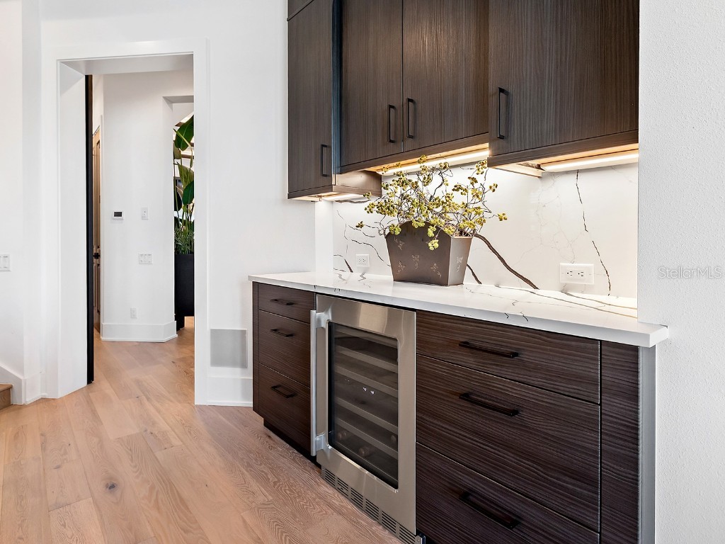 7958 Outboard Drive Sarasota FL 34240 A4673305 image49