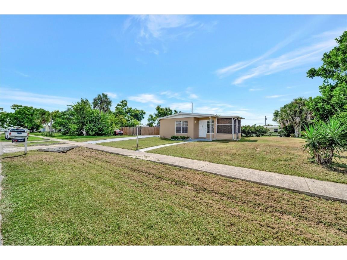 7959 Hyde Park Avenue North Port FL 34287 A4666432 image2