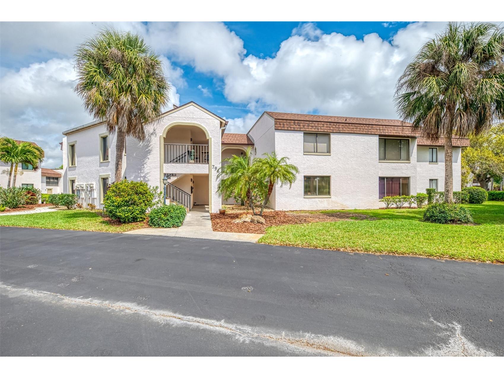796 Capri Isles Boulevard #130 Venice FL 34292 N6143476 image5