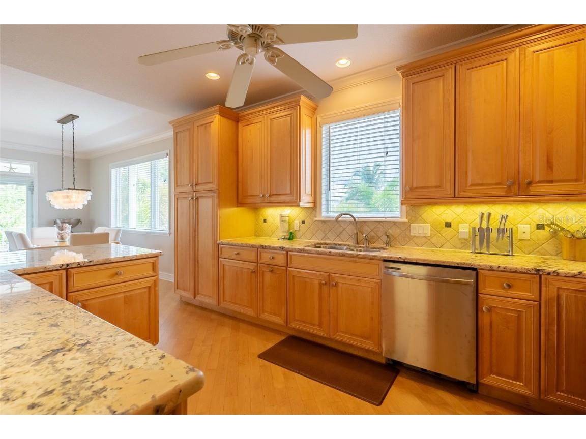 796 Jacaranda Road Anna Maria FL 34216 A4631029 image12