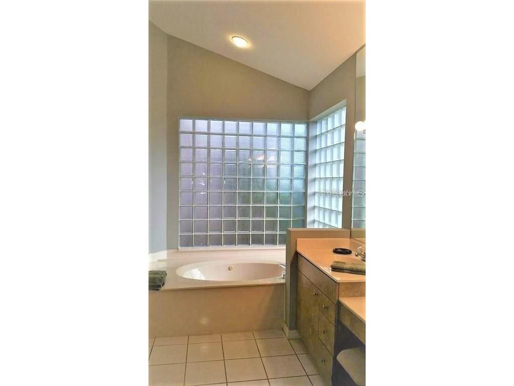 7960 Hampton Court University Park FL 34201 A4616397 image15