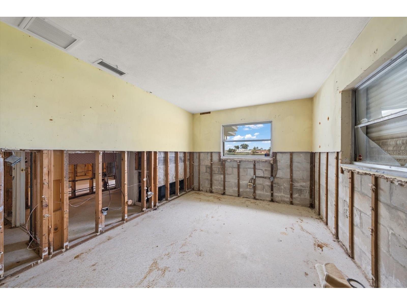 7962 9th Avenue S Saint Petersburg FL 33707 TB8517536 image18