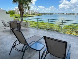 7963 Sailboat Key Boulevard S #103 South Pasadena FL 33707 - BOCA CIEGA BAY / INTERCOASTAL TB8315348 image1