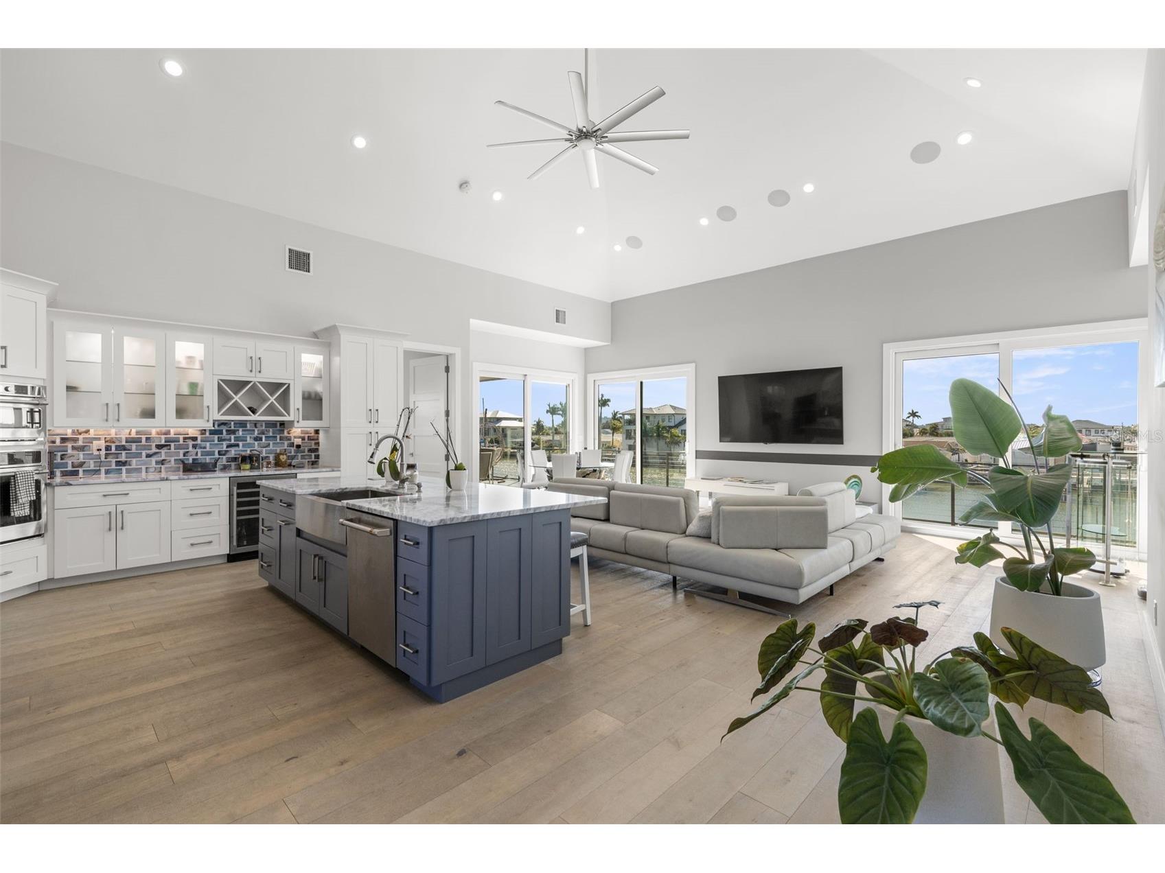 7966 1st Avenue S Saint Petersburg FL 33707 TB8471037 image4