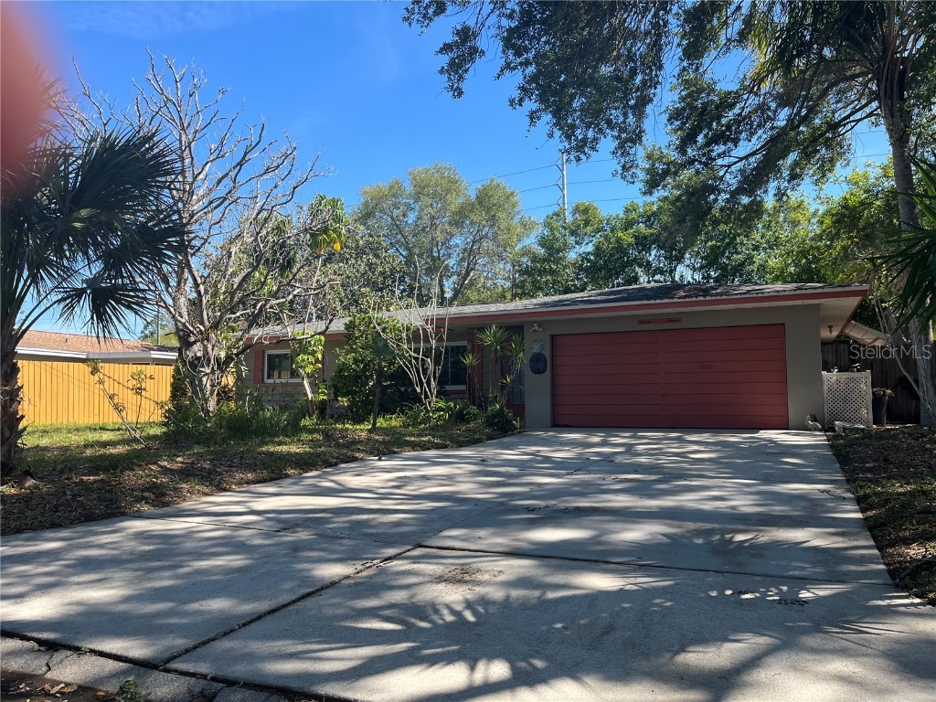 797 Lakeside Drive Dunedin FL 34698 U8238420 image1
