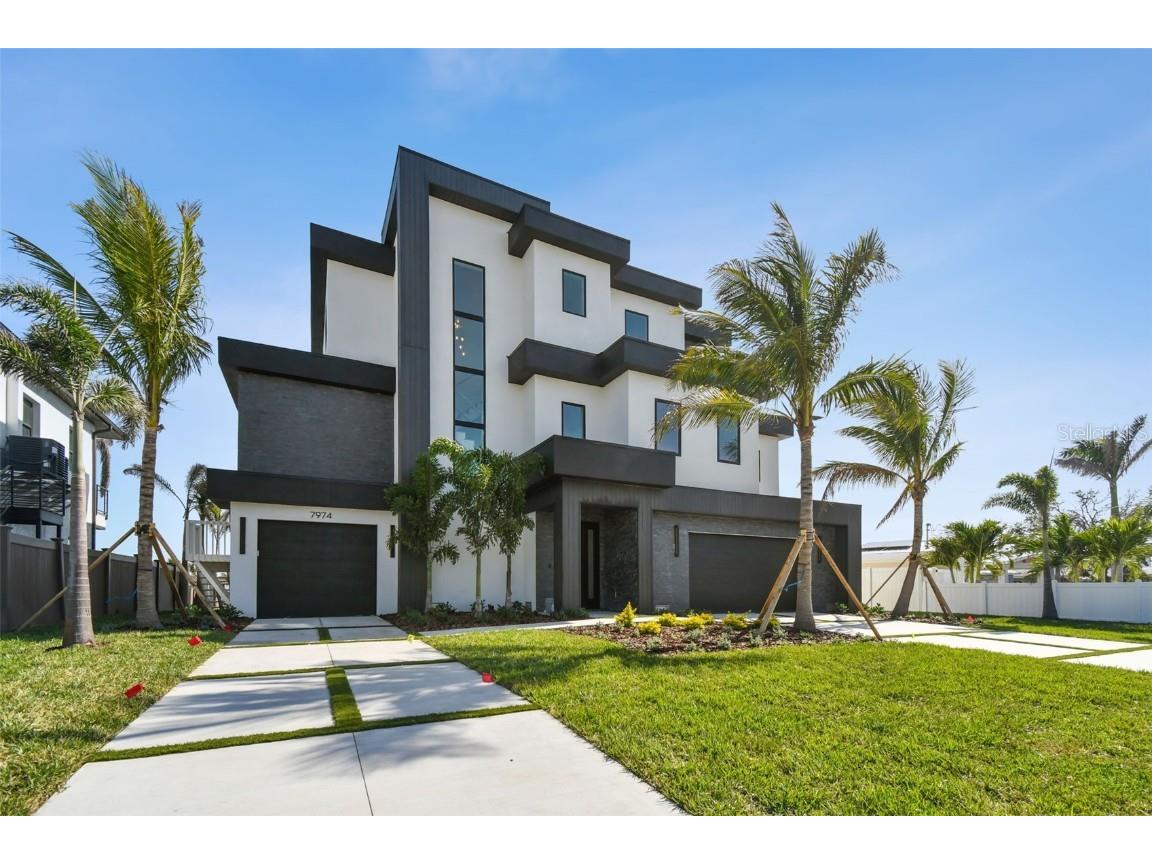 7974 1st Avenue S Saint Petersburg FL 33707 TB8372556 image1