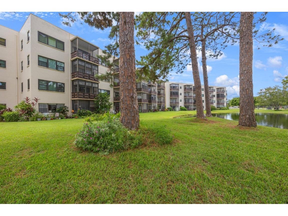 7975 58th Avenue N #303 Saint Petersburg FL 33709 TB8305804 image1