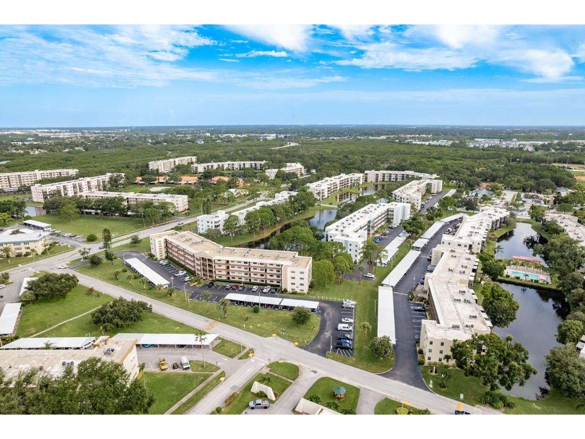 7975 58th Avenue N #403 Saint Petersburg FL 33709 TB8407555 image40