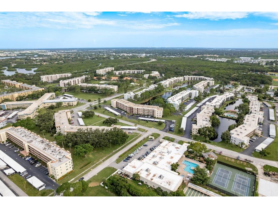 7975 58th Avenue N #403 Saint Petersburg FL 33709 TB8407555 image41