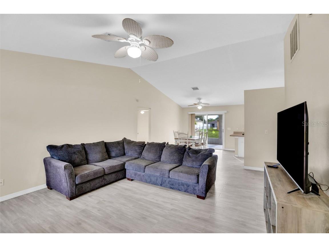 7976 105th Court Vero Beach FL 32967 TB8424017 image5