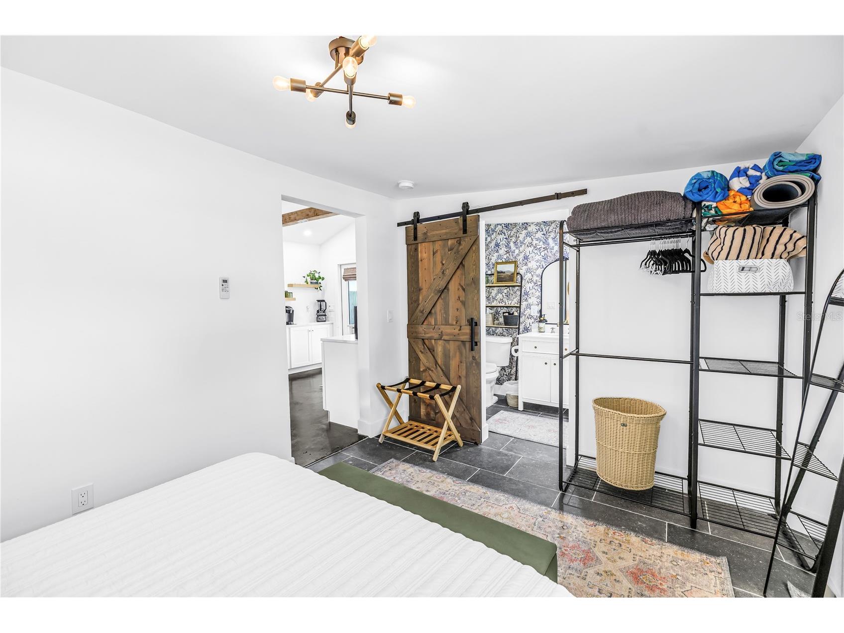 798 45th Avenue N Saint Petersburg FL 33703 TB8513013 image43