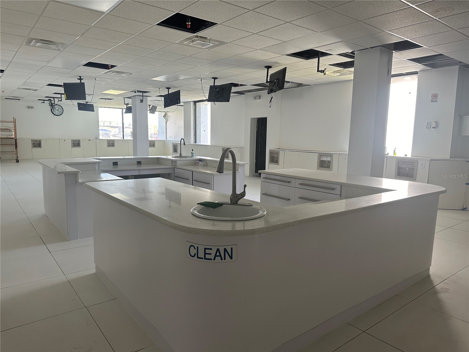 798 N Semoran Boulevard Orlando FL 32807 S5140787 image1