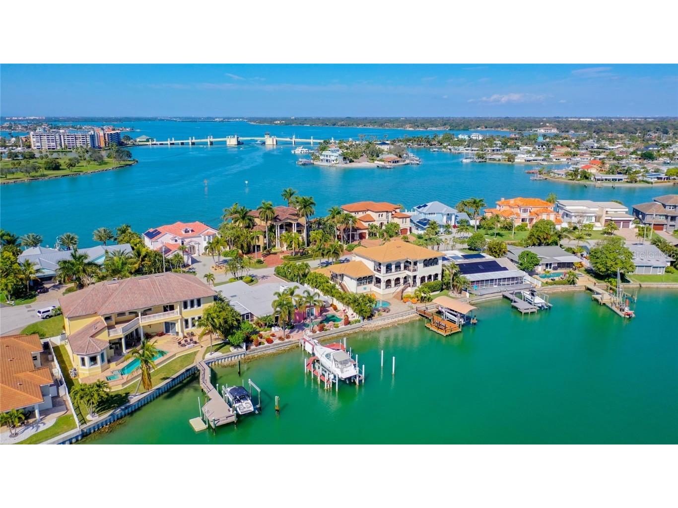 7980 9th Avenue S Saint Petersburg FL 33707 - BOCA CIEGA BAY U8189857 image1