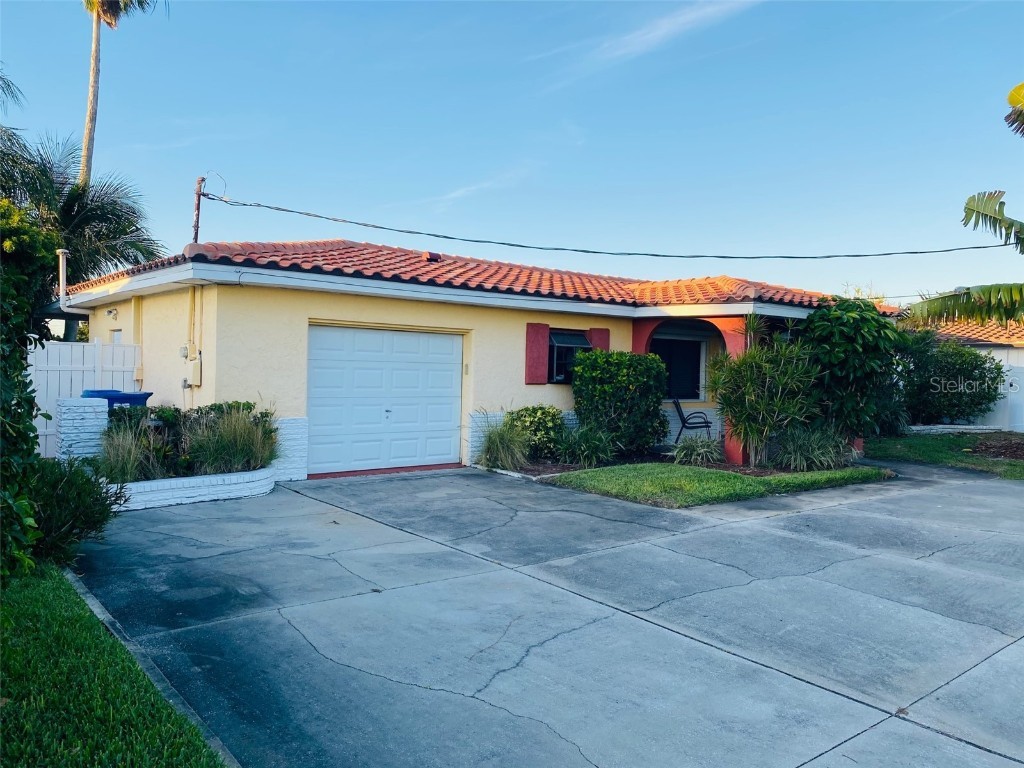 7981 2nd Avenue S Saint Petersburg FL 33707 - BOCA CIEGA BAY U8191480 image1