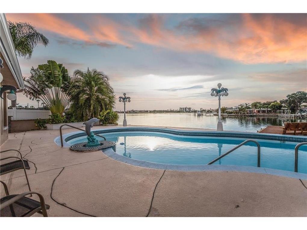 7985 4th Avenue S Saint Petersburg FL 33707 - BOCA CIEGA BAY TB8475323 image5