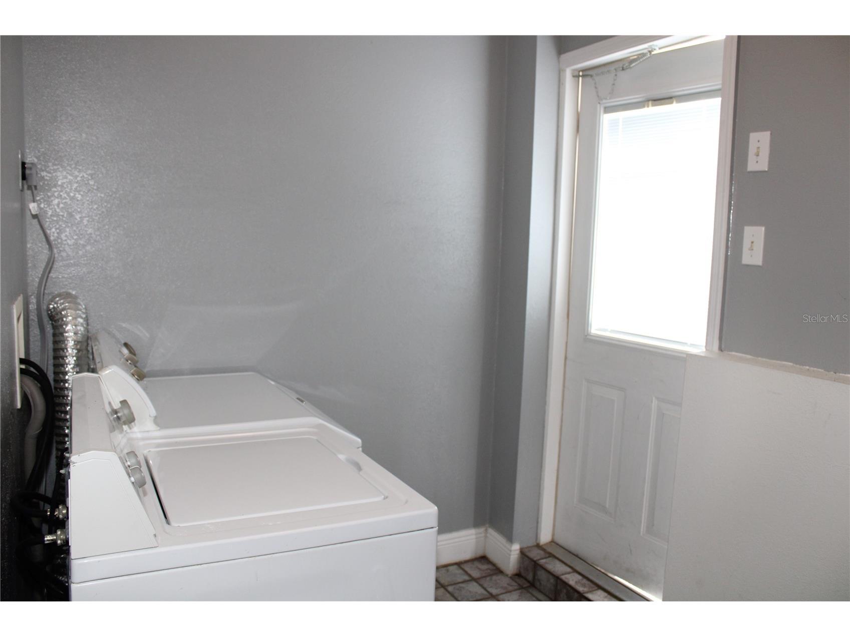 7987 63rd Street N Pinellas Park FL 33781 TB8514176 image40