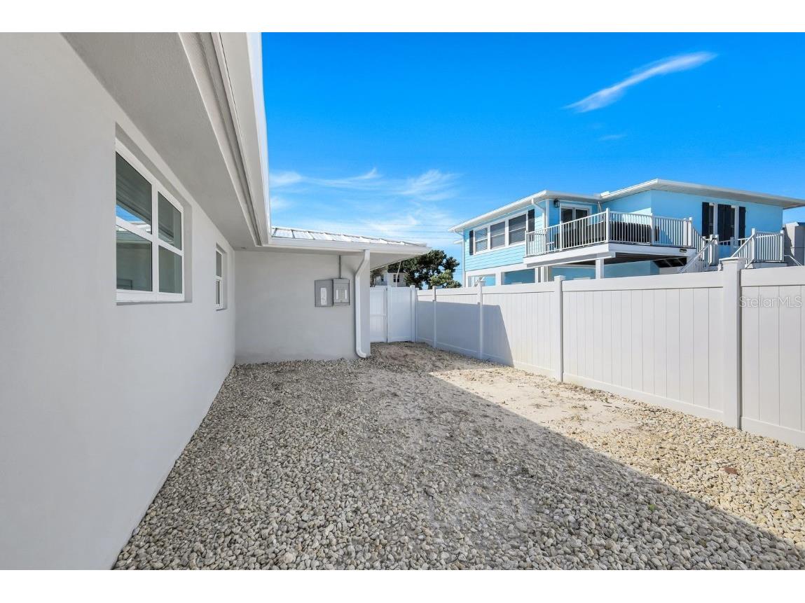 7987 Estero Boulevard Fort Myers Beach FL 33931 C7516799 image4